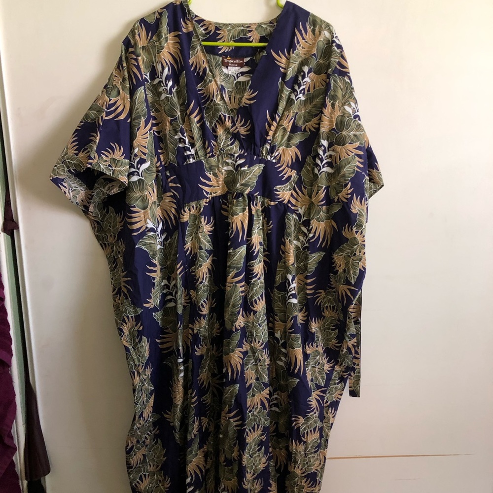 Long caftan dress - One Size fits Most.